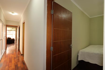 Casa à venda com 235m², 3 quartos e 7 vagasCorredor