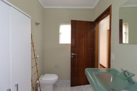 Casa à venda com 235m², 3 quartos e 7 vagasBanheiro Social