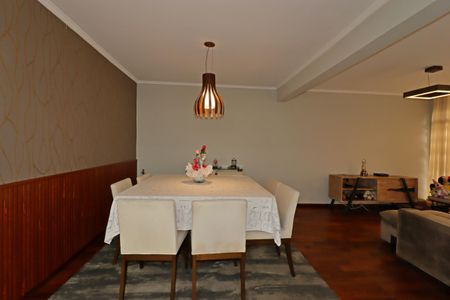 Casa à venda com 235m², 3 quartos e 7 vagasSala de Jantar