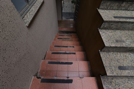 Casa à venda com 235m², 3 quartos e 7 vagasEscada para a Garagem