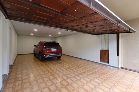 Casa à venda com 235m², 3 quartos e 7 vagasGaragem