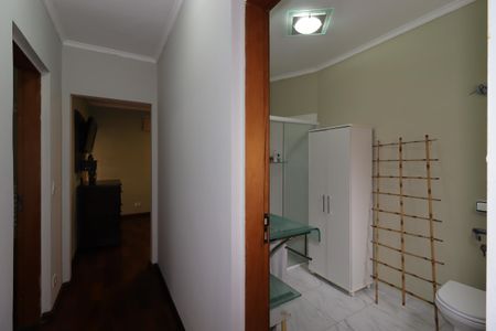 Casa à venda com 235m², 3 quartos e 7 vagasCorredor