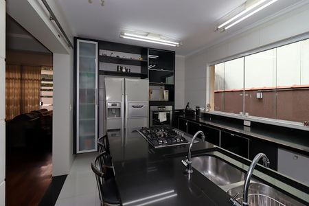 Casa à venda com 235m², 3 quartos e 7 vagasCozinha