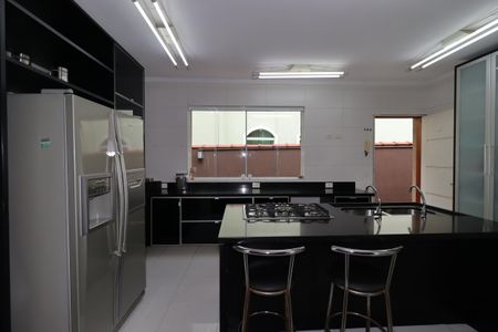 Casa à venda com 235m², 3 quartos e 7 vagasCozinha