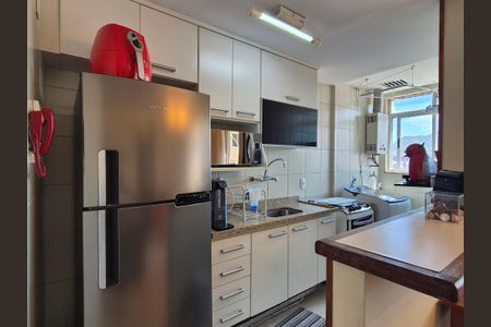 Apartamento à venda com 66m², 2 quartos e 1 vagaCozinha 