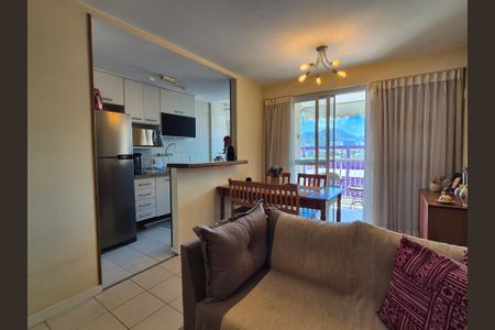 Apartamento à venda com 66m², 2 quartos e 1 vagaSala 