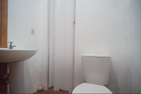 Banheiro de kitnet/studio para alugar com 1 quarto, 25m² em Fazenda São Borja, São Leopoldo