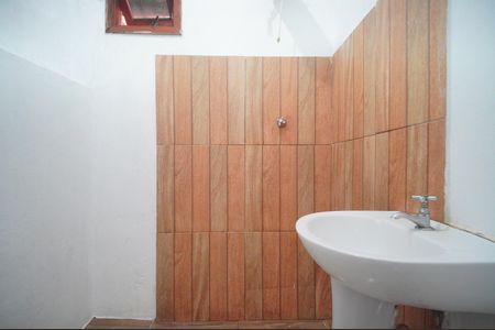 Banheiro de kitnet/studio para alugar com 1 quarto, 25m² em Fazenda São Borja, São Leopoldo