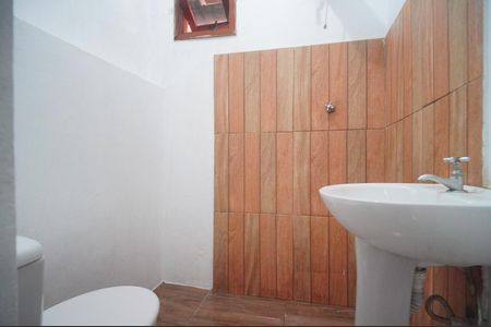 Banheiro de kitnet/studio para alugar com 1 quarto, 25m² em Fazenda São Borja, São Leopoldo