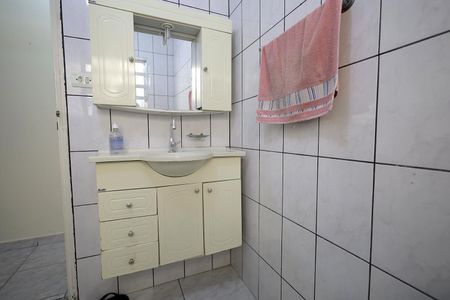 Casa à venda com 141m², 4 quartos e 2 vagasBanheiro
