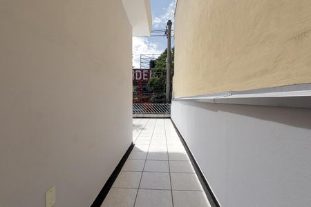 Casa à venda com 141m², 4 quartos e 2 vagasCorredor lateral