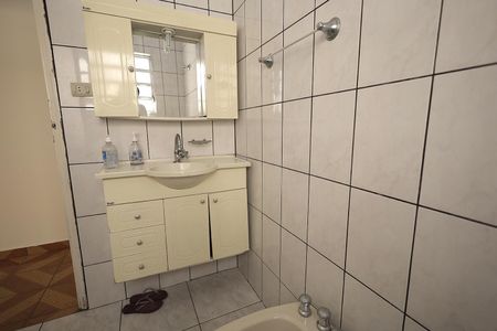 Casa à venda com 141m², 4 quartos e 2 vagasBanheiro 3