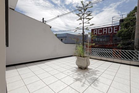 Casa à venda com 141m², 4 quartos e 2 vagasSacada 2