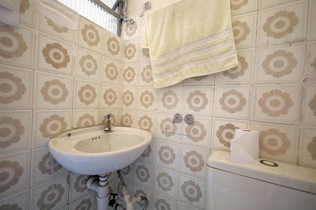 Casa à venda com 141m², 4 quartos e 2 vagasBanheiro 2