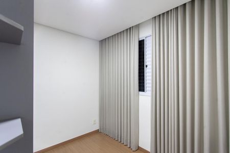 Apartamento para alugar com 69m², 2 quartos e 2 vagasQuarto