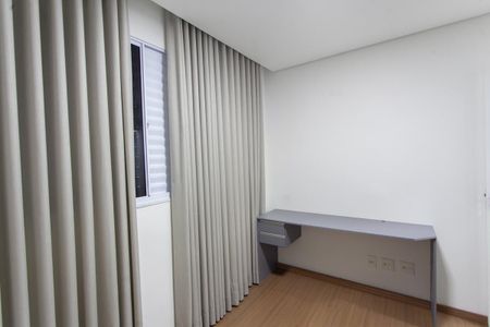 Apartamento para alugar com 69m², 2 quartos e 2 vagasQuarto