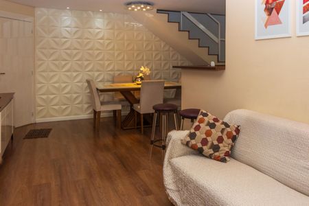 Casa para alugar com 88m², 3 quartos e 2 vagasSala