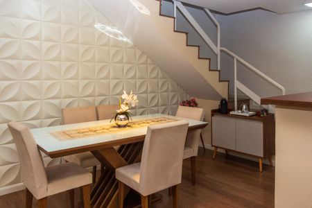 Casa para alugar com 88m², 3 quartos e 2 vagasSala