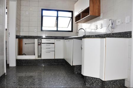 Apartamento para alugar com 99m², 3 quartos e 3 vagas Apartamento para alugar com 99m², 3 quartos e 3 vagasDetalhe - Cozinha