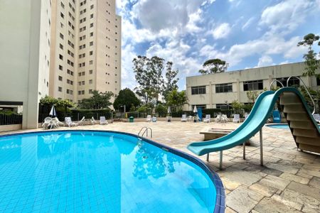 Apartamento à venda com 70m², 3 quartos e 1 vagaÁrea comum - Piscina 2