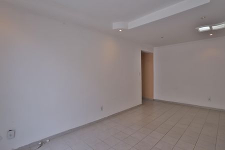 Apartamento para alugar com 76m², 2 quartos e 1 vagaSala