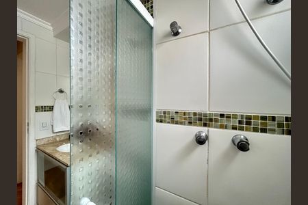 Apartamento à venda com 53m², 2 quartos e 1 vaga Apartamento à venda com 53m², 2 quartos e 1 vagaBanheiro