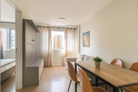 Sala de apartamento para alugar com 1 quarto, 35m² em Centro, Curitiba