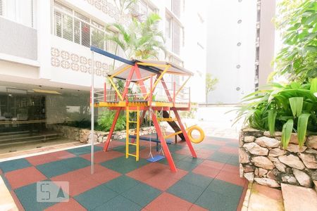 Apartamento para alugar com 170m², 3 quartos e 1 vagaÁrea comum - Playground