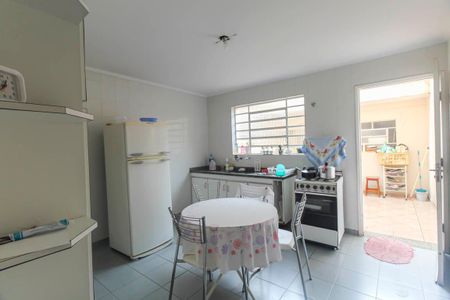 Casa à venda com 50m², 2 quartos e 1 vaga