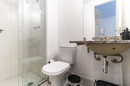 Banheiro de kitnet/studio à venda com 1 quarto, 26m² em República, São Paulo