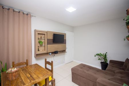 Sala de apartamento à venda com 2 quartos, 61m² em Industrial Santa Rita, Contagem