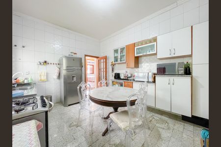 Casa à venda com 267m², 3 quartos e 4 vagas Casa à venda com 267m², 3 quartos e 4 vagasCozinha