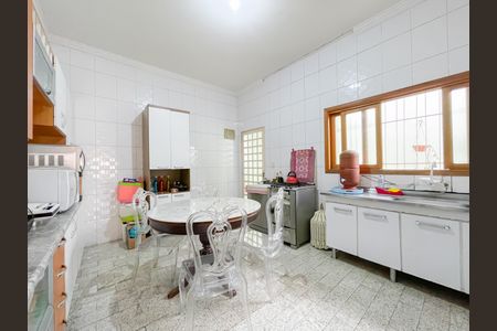 Casa à venda com 267m², 3 quartos e 4 vagas Casa à venda com 267m², 3 quartos e 4 vagasCozinha