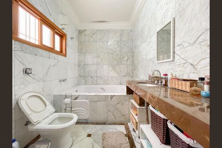 Banheiro da Suíte de casa à venda com 3 quartos, 267m² em Vila Campesina, Osasco