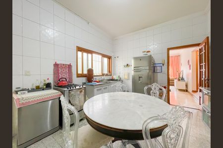 Casa à venda com 267m², 3 quartos e 4 vagas Casa à venda com 267m², 3 quartos e 4 vagasCozinha