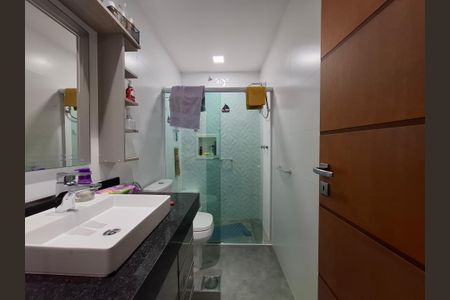 Apartamento à venda com 70m², 2 quartos e 1 vagaBanheiro da suíte 