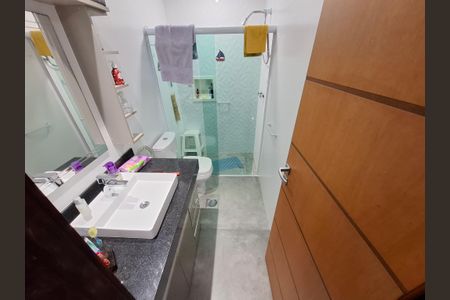 Apartamento à venda com 70m², 2 quartos e 1 vagaBanheiro da suíte 