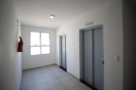 Apartamento para alugar com 57m², 2 quartos e 1 vagaCorredor