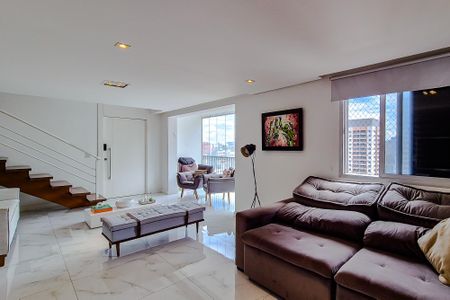 Apartamento à venda com 320m², 4 quartos e 3 vagas Apartamento à venda com 320m², 4 quartos e 3 vagasSala