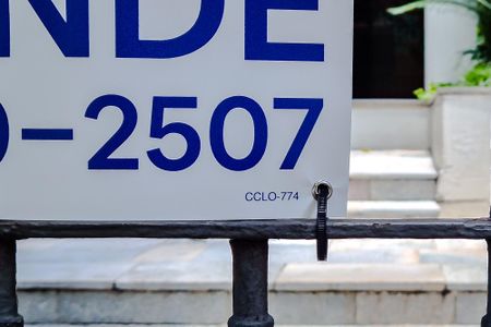 Apartamento à venda com 320m², 4 quartos e 3 vagas Apartamento à venda com 320m², 4 quartos e 3 vagasCCLO-774