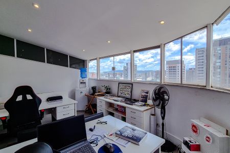 Apartamento à venda com 320m², 4 quartos e 3 vagas Apartamento à venda com 320m², 4 quartos e 3 vagasEscritório