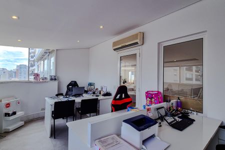 Apartamento à venda com 320m², 4 quartos e 3 vagas Apartamento à venda com 320m², 4 quartos e 3 vagasEscritório