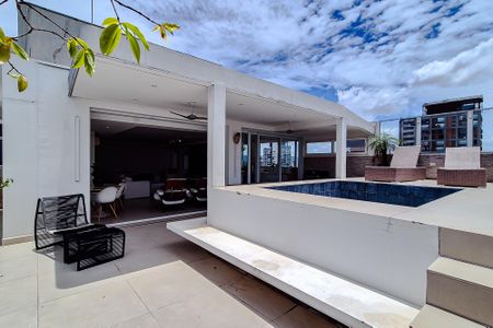 Apartamento à venda com 320m², 4 quartos e 3 vagas Apartamento à venda com 320m², 4 quartos e 3 vagasÁrea externa