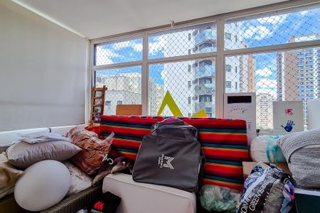 Apartamento à venda com 320m², 4 quartos e 3 vagas Apartamento à venda com 320m², 4 quartos e 3 vagasSala 3