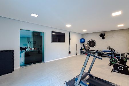 Apartamento à venda com 320m², 4 quartos e 3 vagas Apartamento à venda com 320m², 4 quartos e 3 vagasÁrea comum - Academia