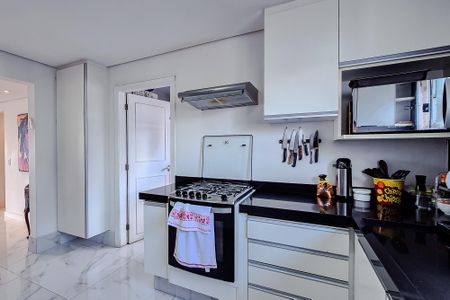 Apartamento à venda com 320m², 4 quartos e 3 vagas Apartamento à venda com 320m², 4 quartos e 3 vagasCozinha