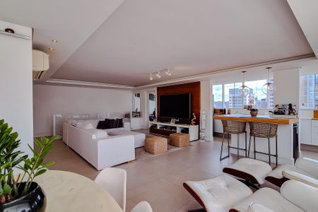 Apartamento à venda com 320m², 4 quartos e 3 vagas Apartamento à venda com 320m², 4 quartos e 3 vagasSala (Piso Superior)