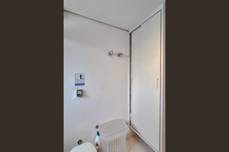 Apartamento à venda com 320m², 4 quartos e 3 vagas Apartamento à venda com 320m², 4 quartos e 3 vagasBanheiro
