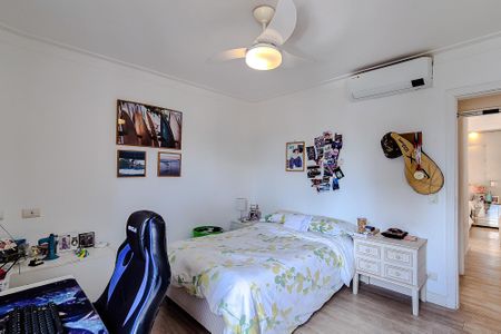 Apartamento à venda com 320m², 4 quartos e 3 vagas Apartamento à venda com 320m², 4 quartos e 3 vagasQuarto 2