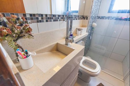 Apartamento à venda com 67m², 2 quartos e 1 vagaBanheiro 